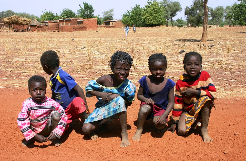 Imagen de la noticia Refuerzo de las capaidades de la sociedad y los servicios públicos sanitarios para la eliminación de la mutilación genital femenina y sus secuales en un entorno marcado por la crissis de la Covid19, en la región centro-este de Burkina Faso