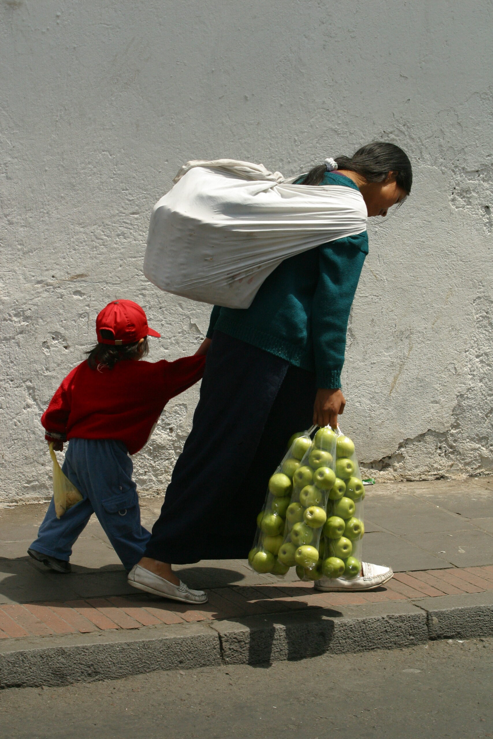 Imagen de la noticia Promoviendo el acceso al empleo y autoempleo digno para mujeres jóvenes y adultas del municipio de San Juan Sacatepéquez, Guatemala
